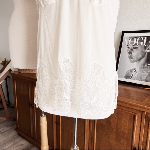 VANITY FAIR CREAM LACE TRIMMED SLIP TOP #0287 - Picture 3 of 7